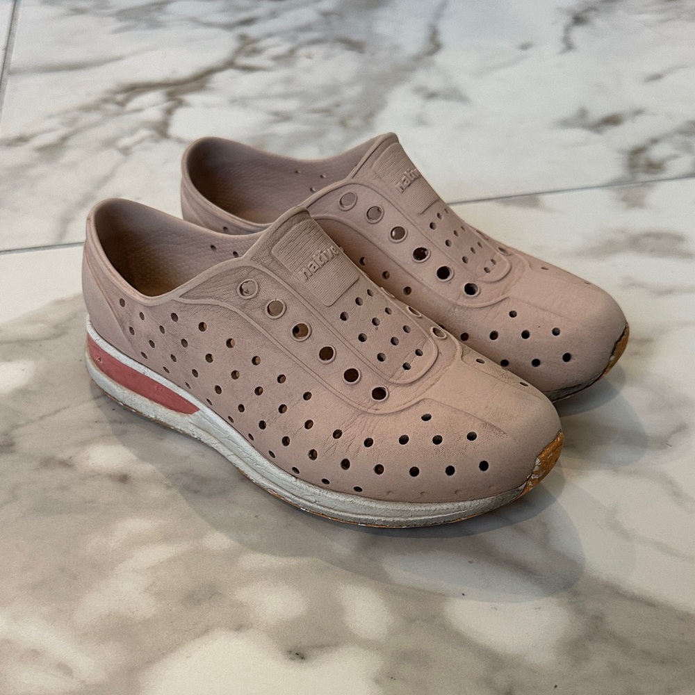 NATIVE Kids Robbie Sneaker Girls Blush Pink Slip-On Waterproof J1